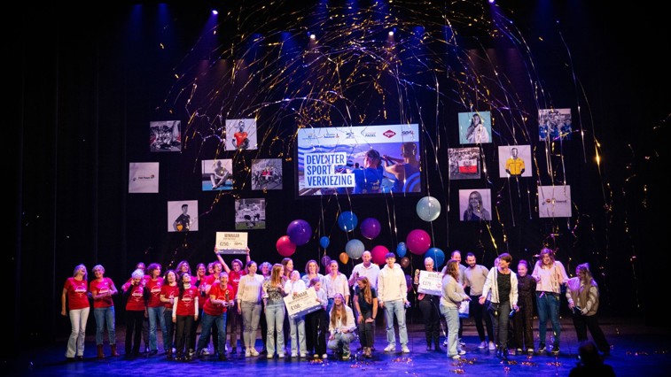 Deventer Sportverkiezing winnaars op een podium 