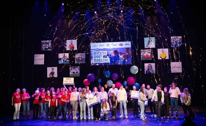 Deventer Sportverkiezing winnaars op een podium 
