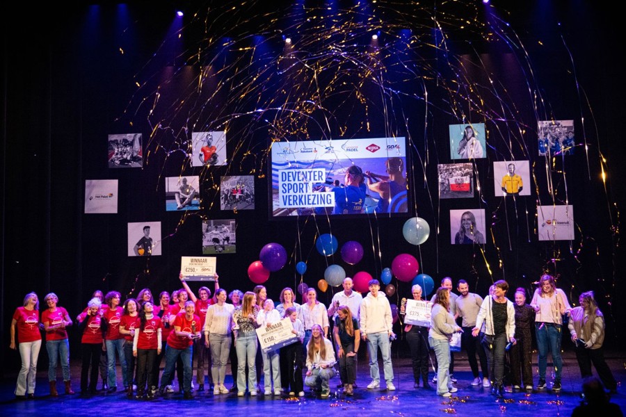 Deventer Sportverkiezing winnaars op een podium 